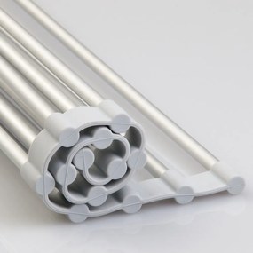 Hliníková odkvapkávacia mriežka na drez v striebornej farbe Metro – iDesign