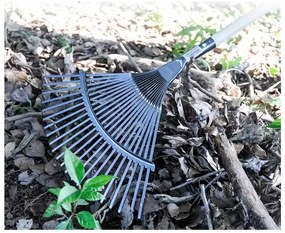 CROWNMAN KOVOVÉ vejárové hrable na lístie a trávu, 51 cm, 22 zubov