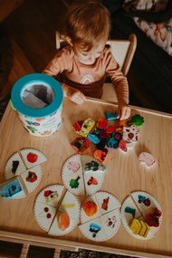 Vilac – drevená hra Hmataj a nájdi – farma