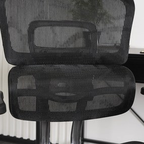 Kancelárske kreslo Necesarias (čierna) . Akcia -20%. Vlastná spoľahlivá doprava až k Vám domov. 1119066