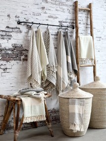 Pastelkovo zelený slaboučký bavlnený uterák / osuška so strapcami - 90*180 cm