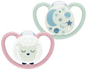 Dojčenský cumlík NUK Space Nights 6-18m 2ks/BOX dievča, vel. 6-18 m