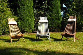 Skladacie drevené záhradné kreslo s vankúšom - svetlohnedé