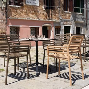 DOGA ARMCHAIR záhradná stolička s podrúčkami cappuccino