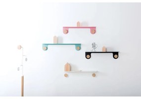 Nástenná čierna polica z ocele s detailom z dubového dreva s 2 háčikmi Gazzda Hook, dĺžka 70 cm