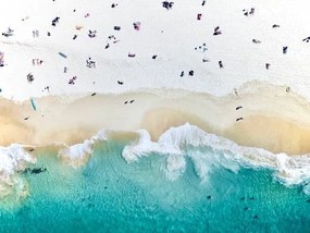 Fotografia An aerial beach shot of people, Felix Cesare, (40 x 30 cm)