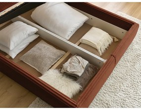 Čalúnená dvojlôžková posteľ v tehlovej farbe s úložným priestorom a roštom 160x200 cm Jade – Bobochic Paris