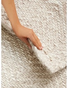 Krémový/slonovinový ručne tkaný behúň s prímesou vlny 80x200 cm Majoli – Elle Decoration