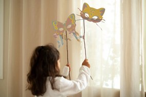 Kniha s vystrihovacími maskami Rosa