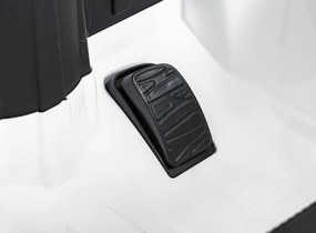 Ramiz Land Rover Defender 110 SVX Concept Biele vozidlo