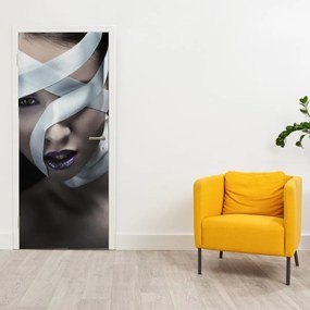Fototapeta na dvere - Žena so stuhou (95x205cm)