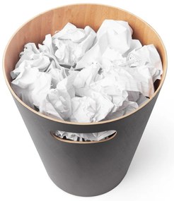 Tmavosivý drevený odpadkový kôš 7,5 l Woodrow – Umbra