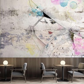 Gario Fototapeta Gejša drží slnečník na pozadí starej steny Materiál: Vliesová, Rozmery: 150 x 105 cm