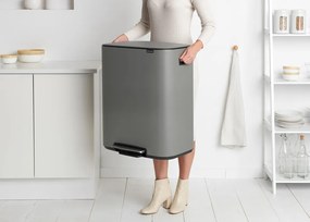 Brabantia BO pedálový kôš 60L minerálne sivá