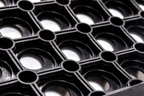 Vonkajší schodový nášľap čierny