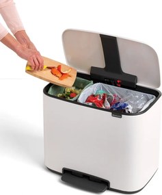Biely nášľapný oceľový odpadkový kôš na triedený odpad 34 l Bo – Brabantia