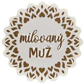 AMADEA Drevený podtácok okrúhly text "milovaný muž", priemer 10,5 cm, český výrobok