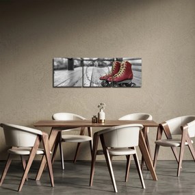 Obraz červených starých kolieskových topánok (s hodinami) (90x30 cm)