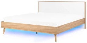 Drevená posteľ LED svetlohnedá 180 x 200 cm SERRIS Beliani