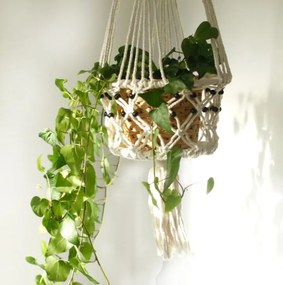 Macramé závesný držiak na kvetináč - veľký s gorálkami