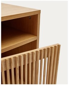 Nočný stolík v dekore duba v prírodnej farbe Beyla – Kave Home