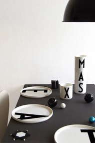 DESIGN LETTERS Porcelánový tanier Letters 20 cm W