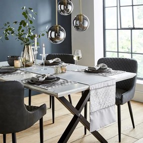 Behúň na stôl z mikrosaténu 33x180 cm Deco Sequin – Catherine Lansfield