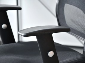 Kreslo Tokjo (čierna). Vlastná spoľahlivá doprava až k Vám domov. 1109970