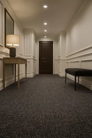 Timzo, Koberec metráž Mammut 8029 čierny, na mieru, šíře 4m, šedá, ab (mriežka), chodba / predsieň