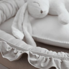 Mini hniezdo pre deti s volánom tmavo béžová