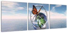 Obraz motýľa na sklenenej guli (s hodinami) (90x30 cm)