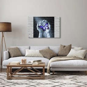 Obraz - Fialový motýľ na stene (90x60 cm)