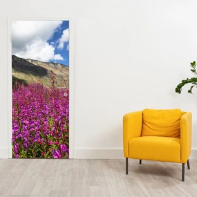 Fototapeta na dvere - Scenérie horskej lúky (95x205cm)