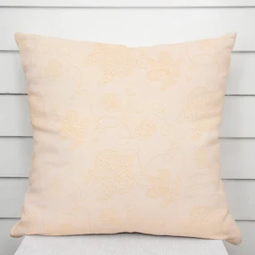 Biante Dekoračná obliečka na vankúš TF-099 Zlaté kvetované ornamenty na béžovom 50 x 50 cm