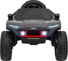 Ramiz Audi RSQ E-TRON vozidlo Sivá