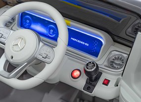 Detské autíčko s elektrickým pohonom 4x4 Mercedes Benz EQG - strieborné