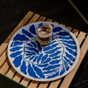 Wrap Ilustrovaná tácka drevená Art Trays by Linnéa Andersson okrúhla modrá