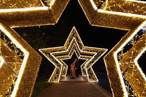 DECOLED LED hviezdicová brána teplá biela 510 × 410 × 75 cm, 36 V, výkon 95,2 W, zo 4 častí