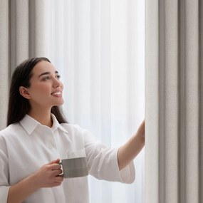 ZATEMŇOVACÍ ZÁVES (100%) NA PÁSKE ZOEY 140X270 CM TMAVOBÉŽOVÁ