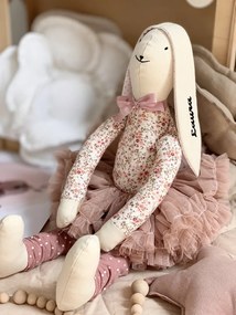 Plyšový zajačik kvety v ružovej sukni s menom dieťaťa