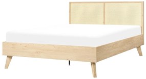 Ratanová posteľ 140 x 200 cm svetlé drevo MONPAZIER Beliani