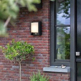 Philips Arbour UltraEfficient vonkajšie nástenné svietidlo so senzorom LED 3,8 W 2700K, antracit​