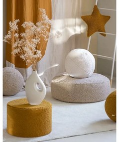 Krémový detský pohovkový vankúš z textílie buklé Ball – Wigiwama