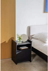 Čierny nočný stolík s poličkami Toopt – noo.ma