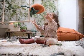 Detský vankúšik Cathy the Carrot – Lorena Canals