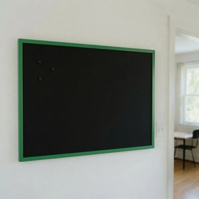 Toptabule.sk Čierna magnetická popisná tabuľa v zelenom drevenom ráme COLOR 50x50 cm