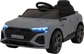 Ramiz Audi SQ8 vozidlo Sivá