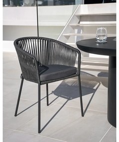 Čierna kovová/polstrovaná záhradná stolička Yanet – Kave Home
