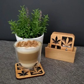 AMADEA Drevený podtáček hranatý so 4 listami, masívne drevo, 10x10 cm