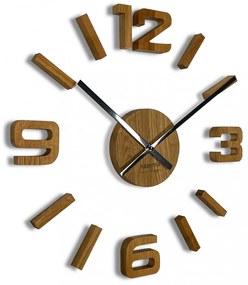 Unikátne drevené hodiny na stenu vo farbe dub